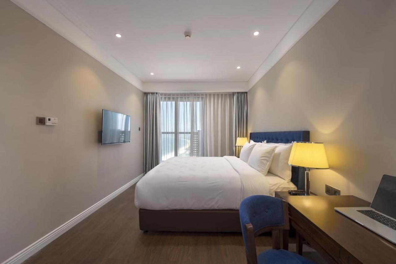 Luxury Apartment - Rooftop Swimming Pool - Beach Front - Hinata Apartment Дананг Экстерьер фото