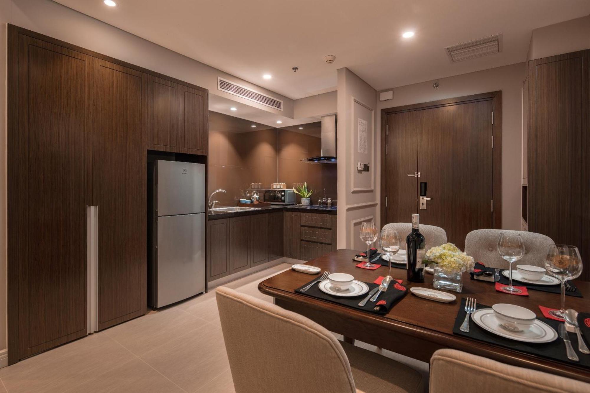 Luxury Apartment - Rooftop Swimming Pool - Beach Front - Hinata Apartment Дананг Экстерьер фото