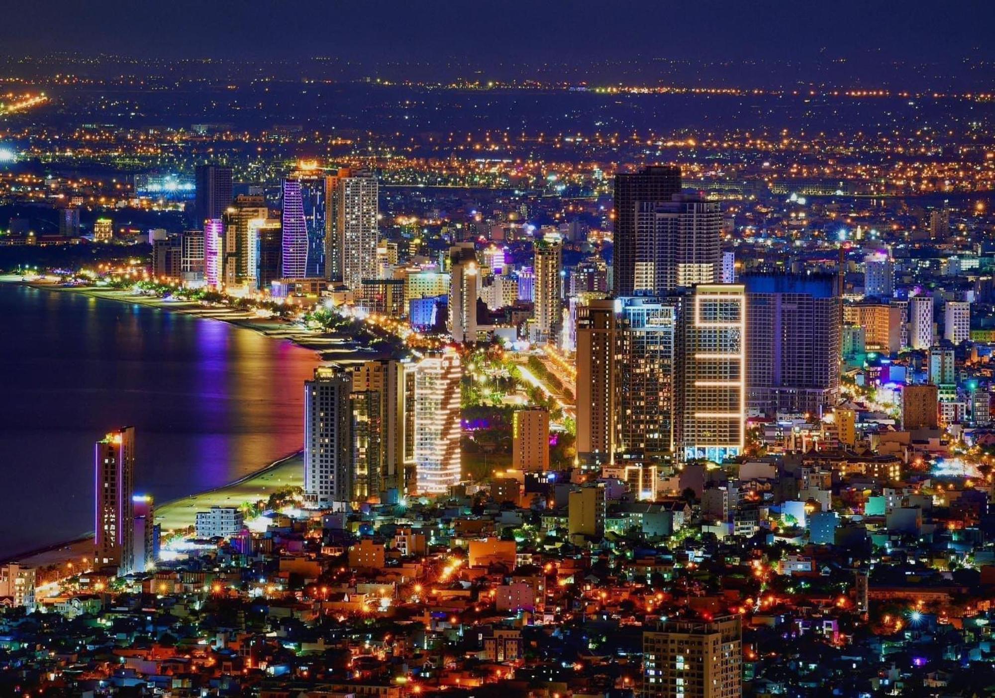 Luxury Apartment - Rooftop Swimming Pool - Beach Front - Hinata Apartment Дананг Экстерьер фото